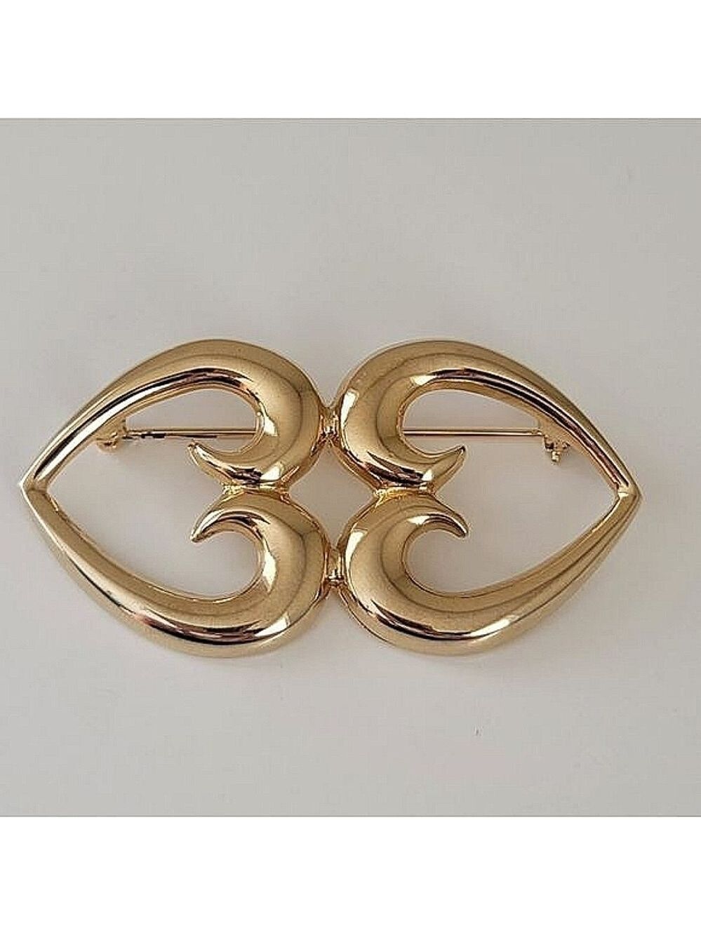 Brooch Gold Tone Double Heart Pin & #0051
